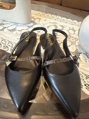 GUESS Black Pointed Slingback Flats with Logo Strap